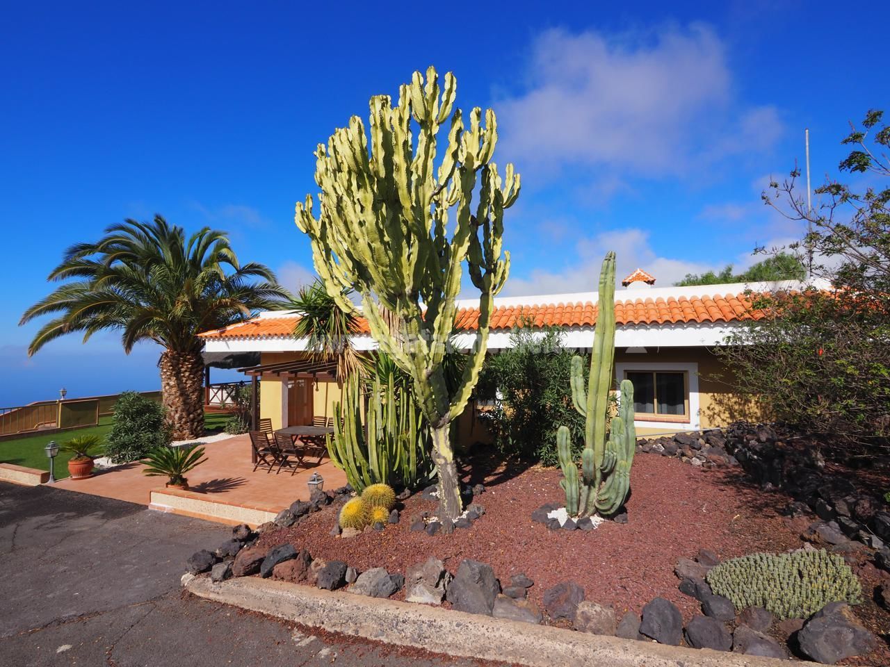 Garden of Country house for sale in Adeje  with Air Conditioner, Private garden and Terrace