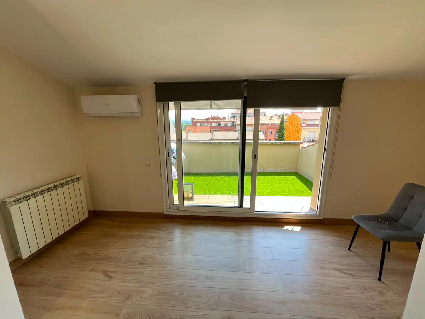 Dormitori de Dúplex en venda en Vic amb Aire condicionat, Calefacció i Terrassa