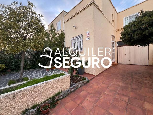 Casa-chalet en Alquiler en Pablo Neruda  en Rosa Luxemburgo