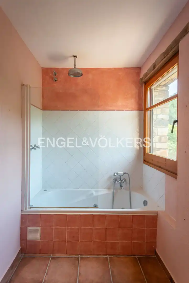 Baño de Casa o chalet en venta en La Vall de Bianya con Calefacción, Jardín privado y Terraza