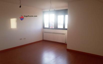 Bedroom of Flat for sale in Torrecaballeros  with Storage room