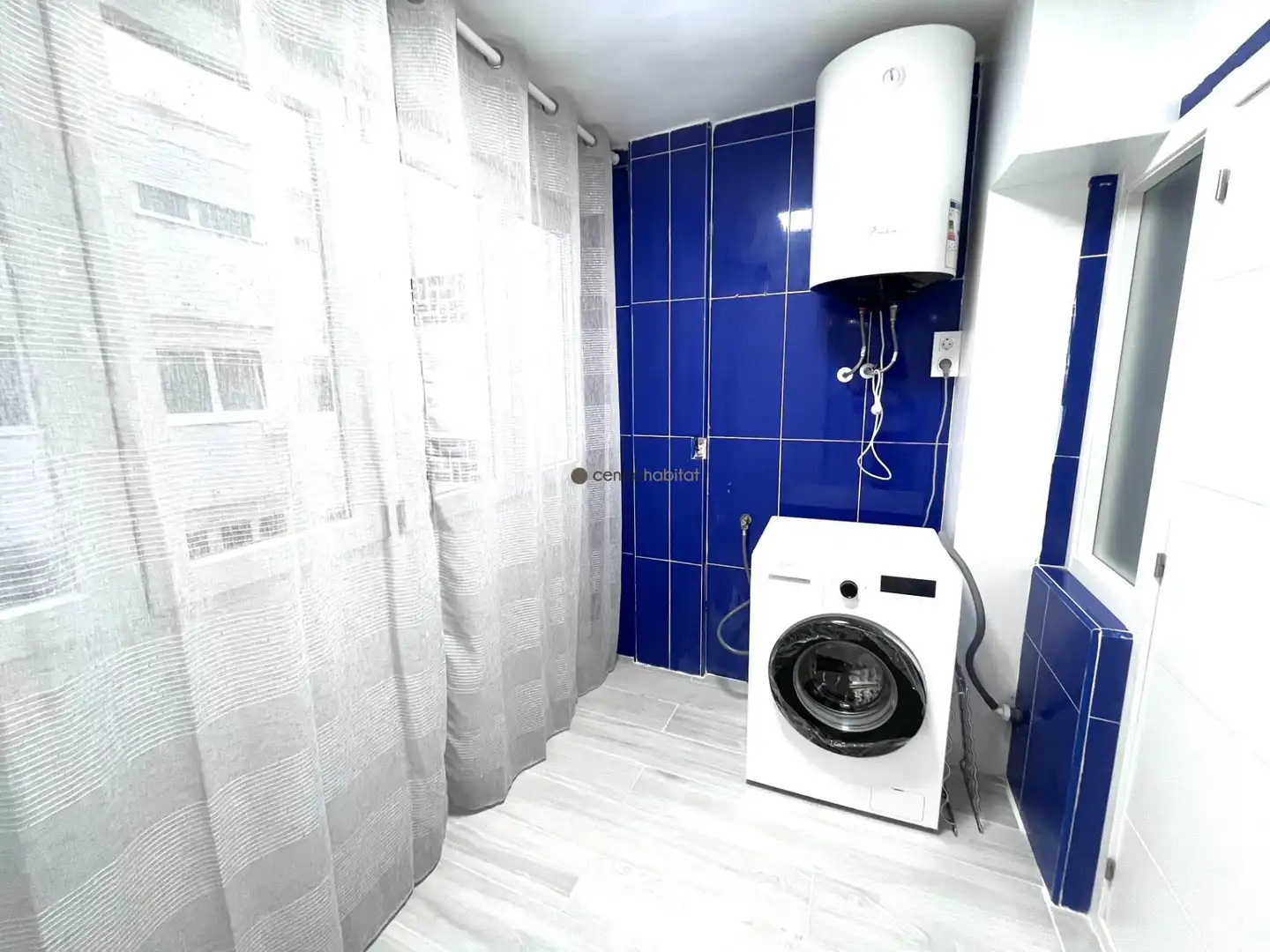 Baño de Piso de alquiler en Elda con Balcón