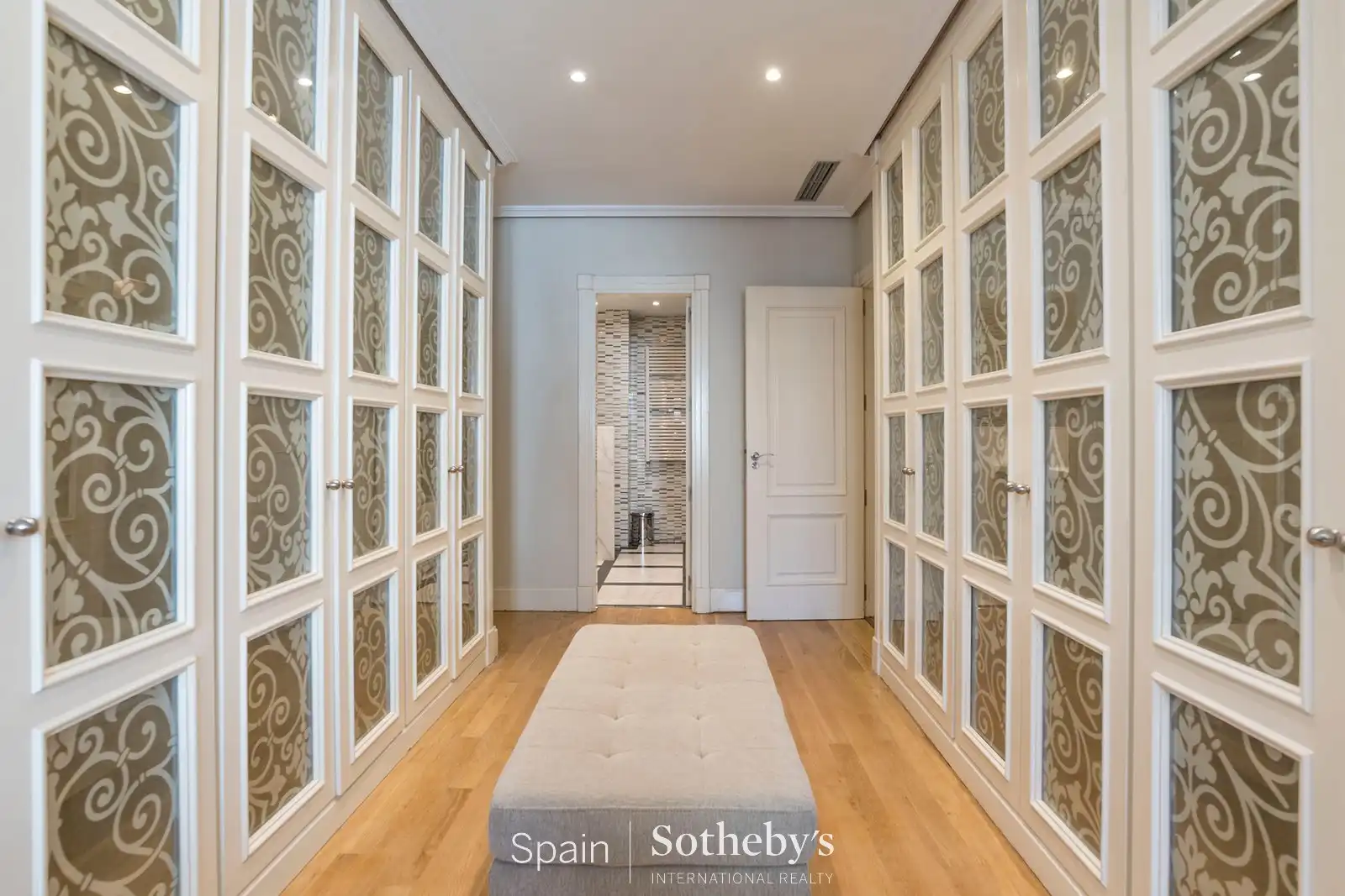 Apartments for rent in Madrid  with Air Conditioner, Heating and Storage room
