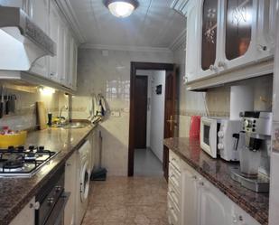 Cuina de Pis en venda en Alicante / Alacant amb Moblat, Forn i Balcó