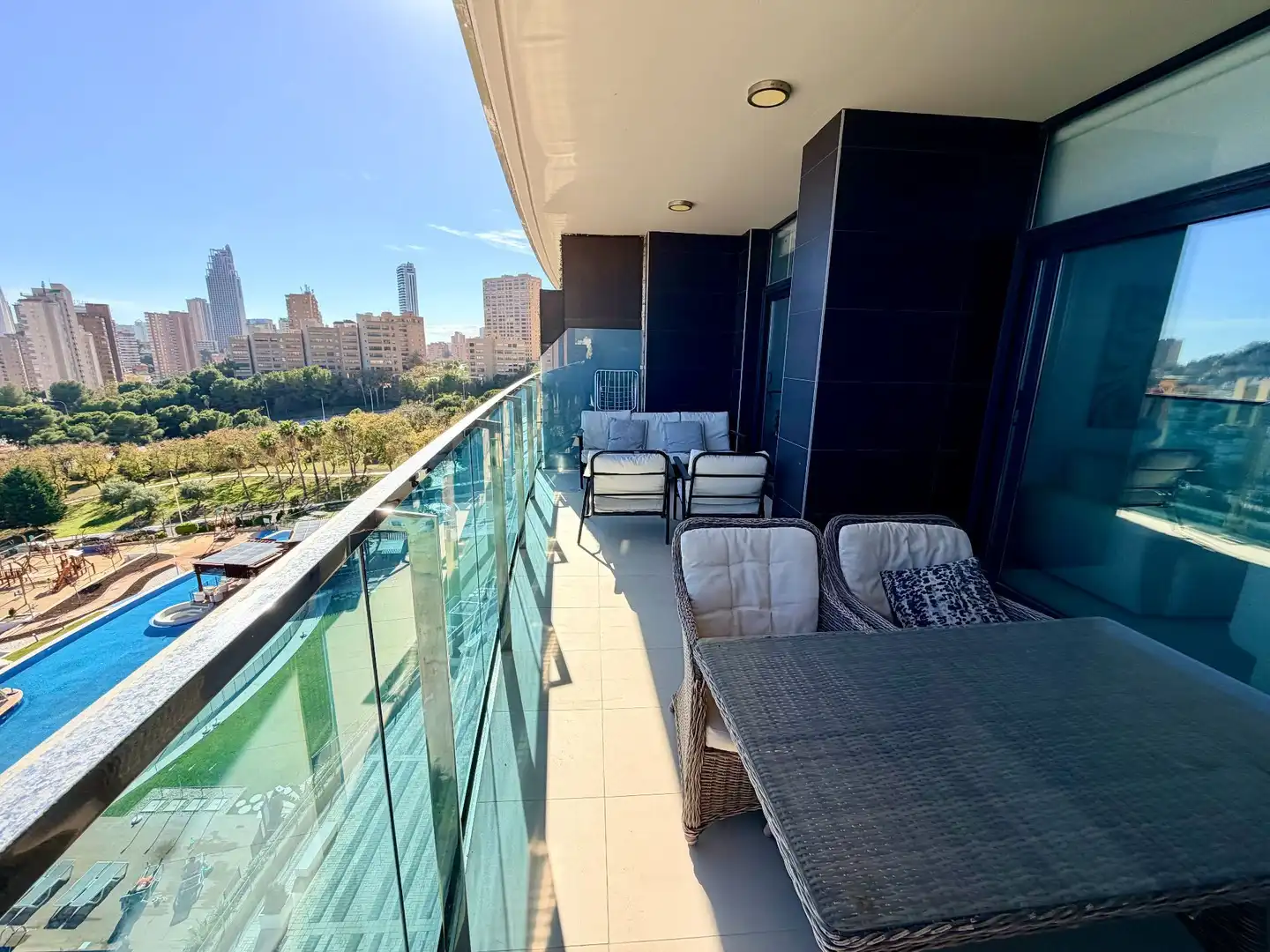 Apartment with pool for sale in Playa de Poniente, imagen 4
