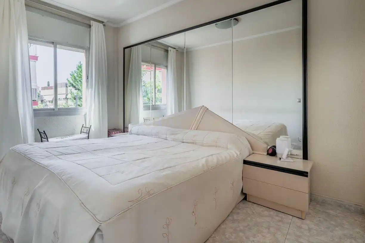 Dormitori de Apartament en venda en Sant Joan Despí amb Aire condicionat