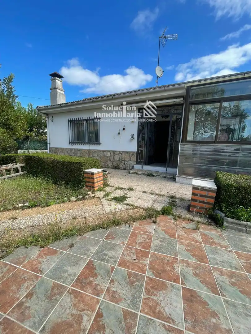 Vista exterior de Casa o chalet en venta en Doñinos de Salamanca con Calefacción y Amueblado