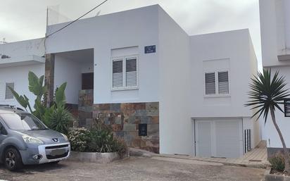 Exterior view of House or chalet for sale in Firgas  with Terrace, Storage room and Balcony