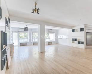 Vista exterior de Apartament de lloguer en  Madrid Capital amb Aire condicionat, Calefacció i Jardí privat