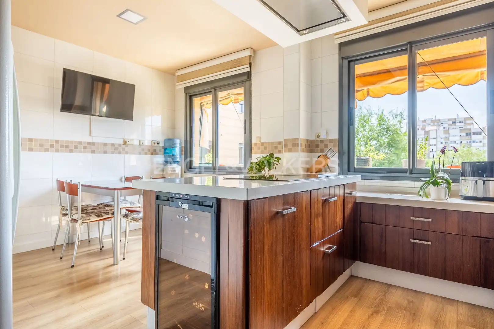 Kitchen of Flat for sale in Sevilla  with Air Conditioner, Heating and Private garden