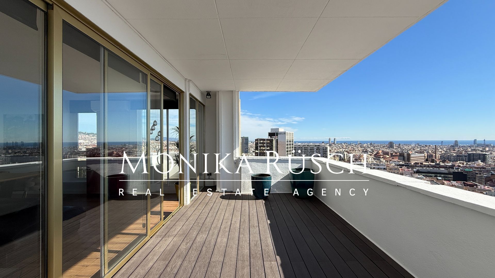 Terraza de Piso de alquiler en  Barcelona Capital con Aire acondicionado y Amueblado