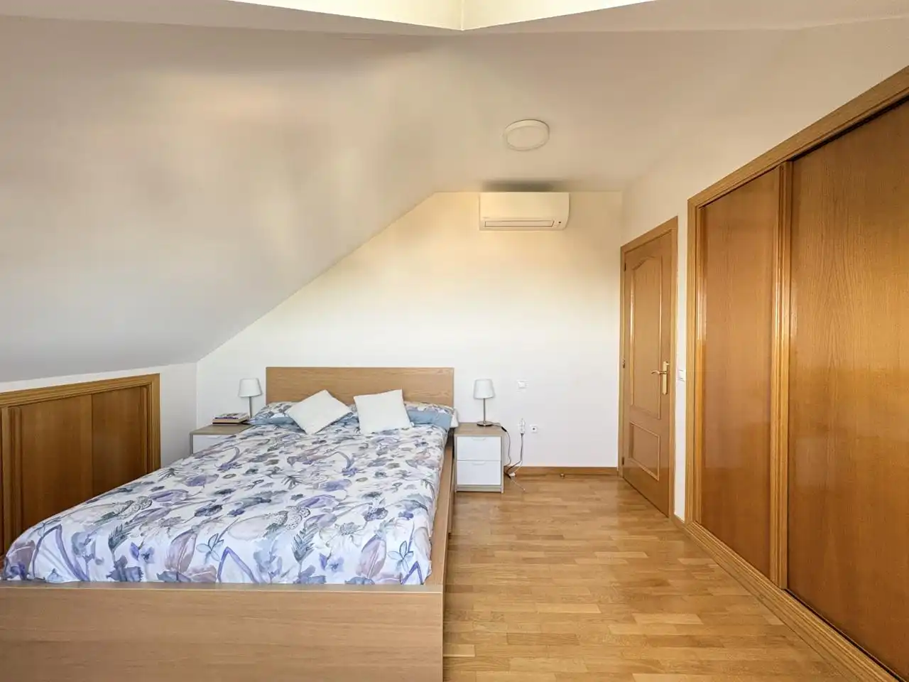 Schlafzimmer von Maisonette zur Miete in Torrelodones mit Klimaanlage, Heizung und Terrasse