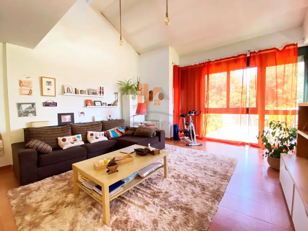 Sala de estar de Casa o chalet en venta en Teo con Jardín privado, Terraza y Piscina