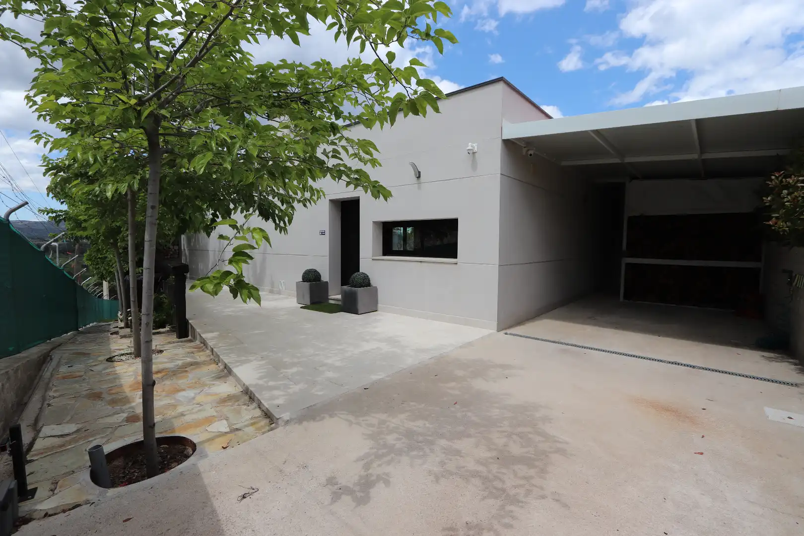 Außenansicht von Haus oder Chalet zum Verkauf in Santa Cruz del Retamar mit Klimaanlage, Heizung und Privatgarten