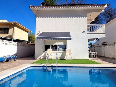 Casa amb piscina en venda a Heliópolis