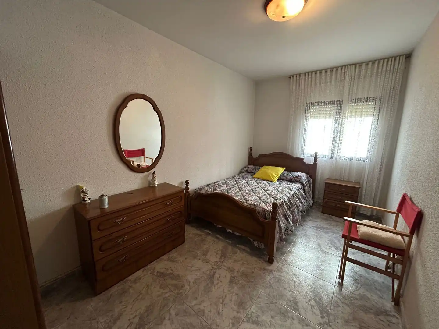 Habitación de Casa o chalet en venta en Perales del Puerto con Jardín privado, Trastero y Amueblado