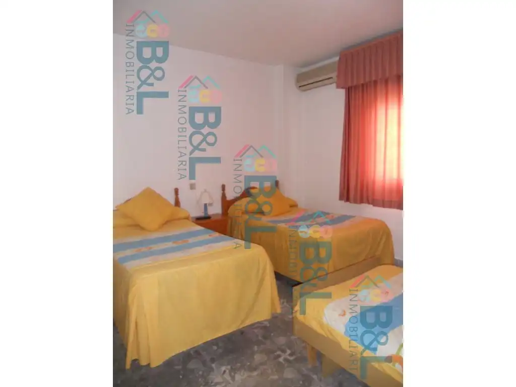 Dormitori de Local en venda en Rosal de la Frontera amb Aire condicionat