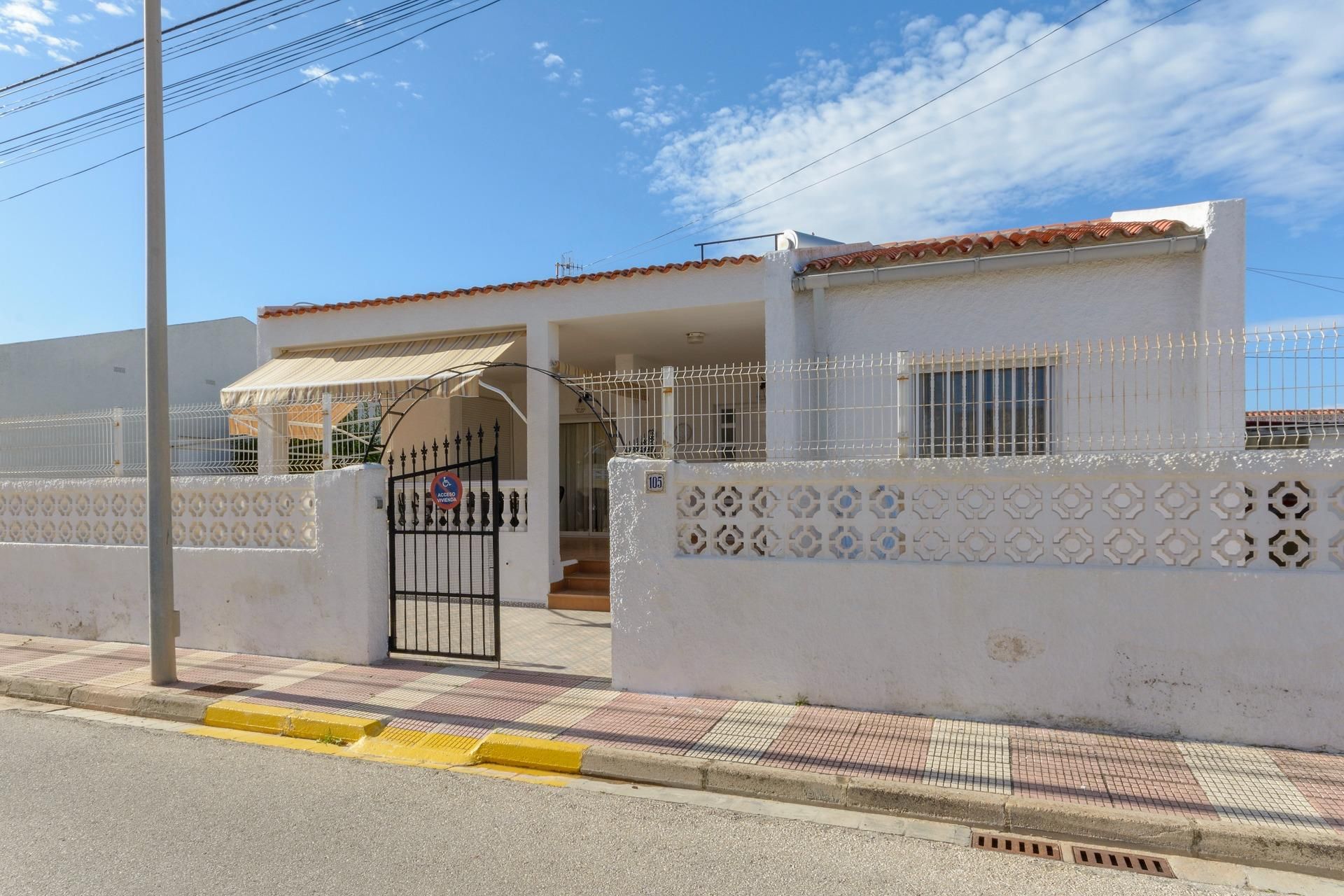 Exterior view of House or chalet for sale in Daimús  with Air Conditioner, Heating and Private garden