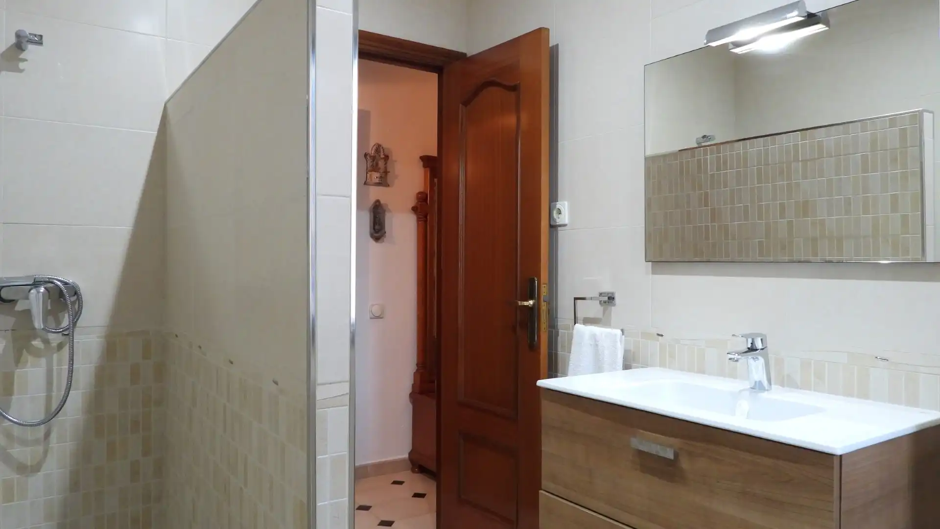 Bany de Apartament en venda en La Manga del Mar Menor amb Aire condicionat, Calefacció i Jardí privat