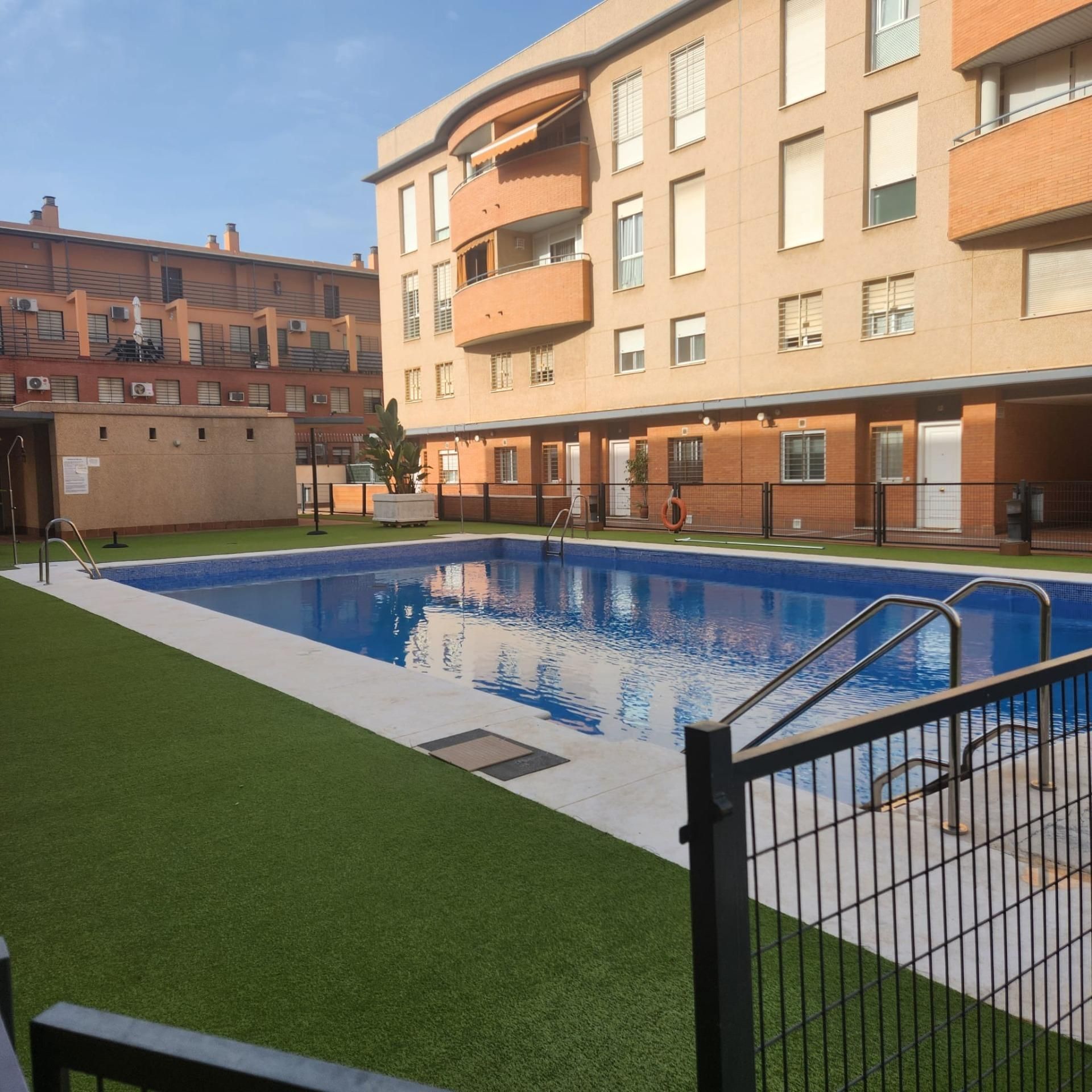 Piscina de Pis de lloguer en  Sevilla Capital amb Aire condicionat, Calefacció i Parquet