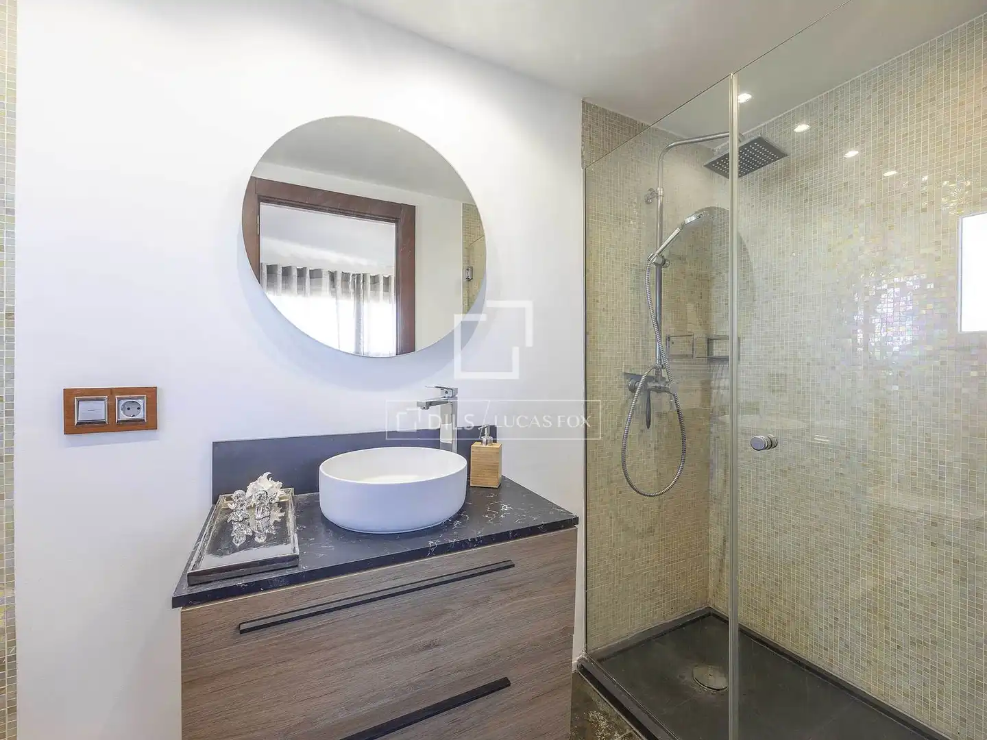 Badezimmer von Dachboden zum Verkauf in Valencia del Ventoso mit Klimaanlage, Terrasse und Balkon