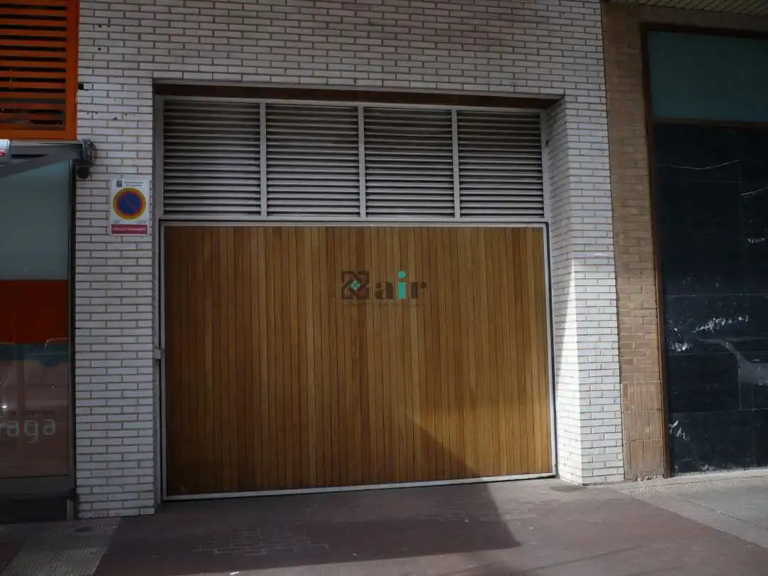 Außenansicht von Garage zum Verkauf in  Logroño