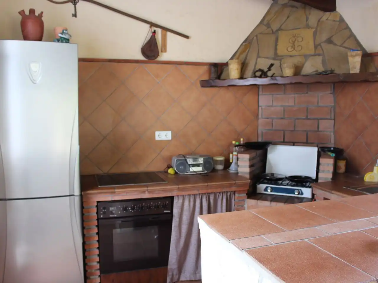 Cuina de Casa o xalet de lloguer en Alhaurín El Grande amb Aire condicionat, Terrassa i Piscina