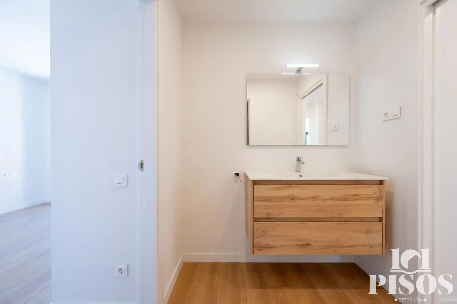 Bathroom of Attic for sale in Sant Cugat del Vallès  with Air Conditioner, Heating and Parquet flooring