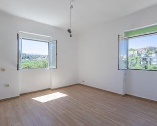 Bedroom of Flat for sale in  Granada Capital