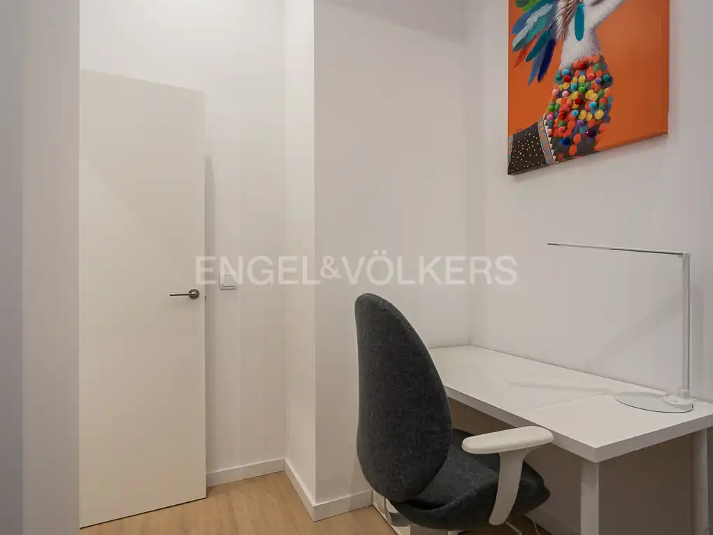 Wohnung zur Miete in Valencia mit Klimaanlage, Heizung und Parkett