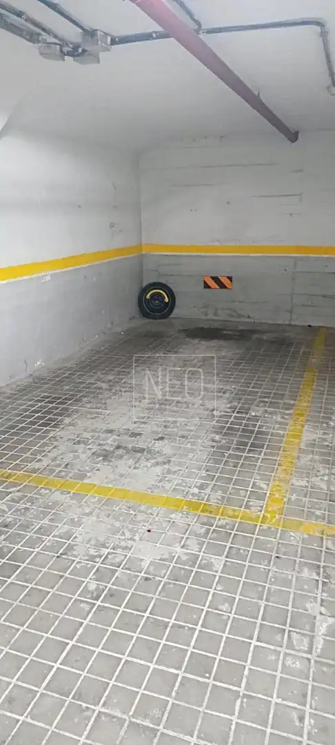 Parking of Flat for sale in Pinto  with Air Conditioner, Heating and Terrace