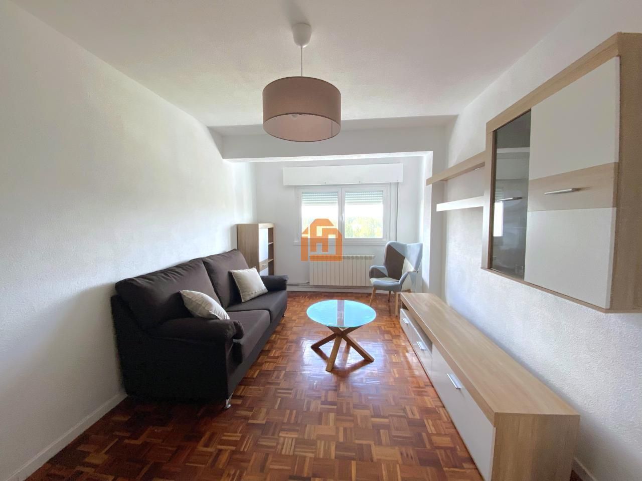 Sala d'estar de Apartament de lloguer en León Capital  amb Calefacció i Moblat