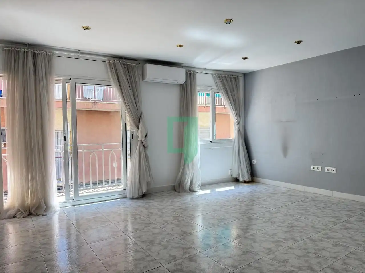 Wohnzimmer von Wohnung zum Verkauf in Badalona mit Klimaanlage und Terrasse