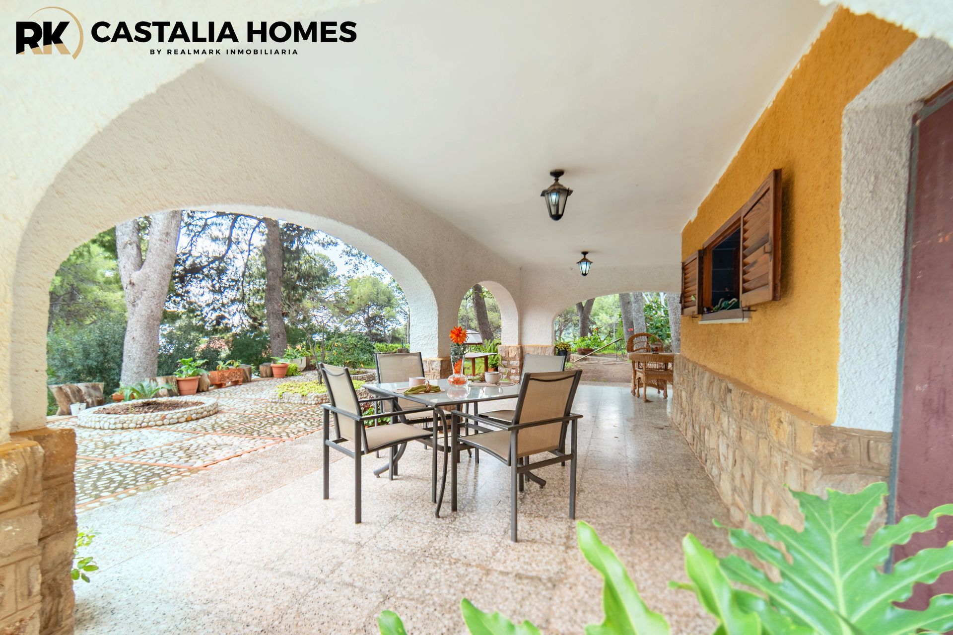 Vista exterior de Casa o xalet en venda en Benicasim / Benicàssim amb Jardí privat, Terrassa i Piscina