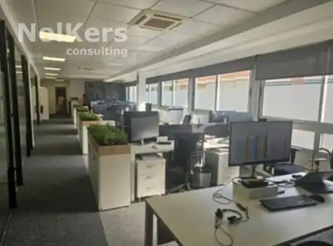 Büro zur Miete in Barcelona mit Klimaanlage, Heizung und Terrasse