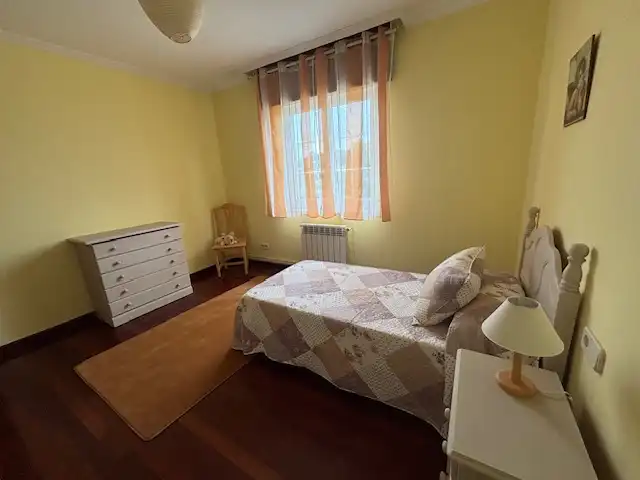Bedroom of Houses for rent in Ferrol  with Heating, Private garden and Parquet flooring