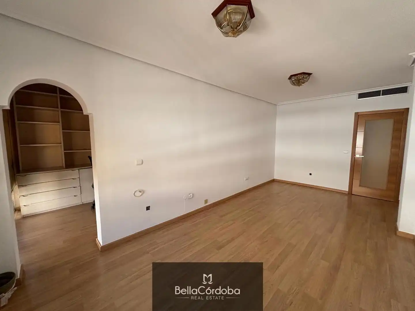 Wohnzimmer von Wohnung zur Miete in Córdoba mit Klimaanlage, Heizung und Terrasse