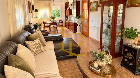 AMPLIA CASA ADOSADA CON TERREZA Y BALCON EN MONTFERRI (TARRAGONA)