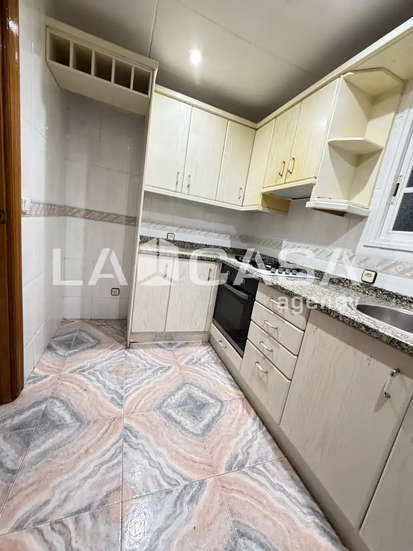 Kitchen of Flat for sale in Santa Coloma de Gramenet  with Balcony