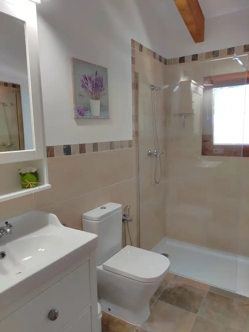 Badezimmer von Country house zum Verkauf in Muro mit Klimaanlage, Heizung und Privatgarten