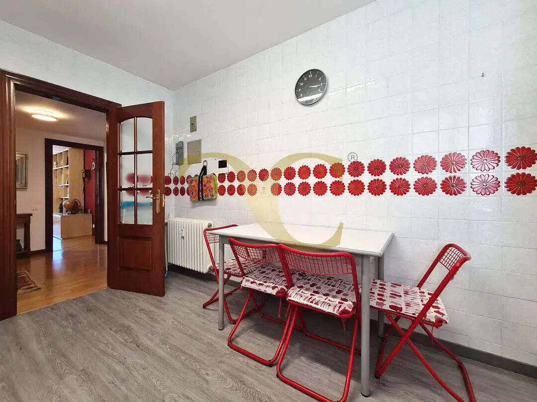 Kitchen of Flat for sale in Oviedo   with Heating