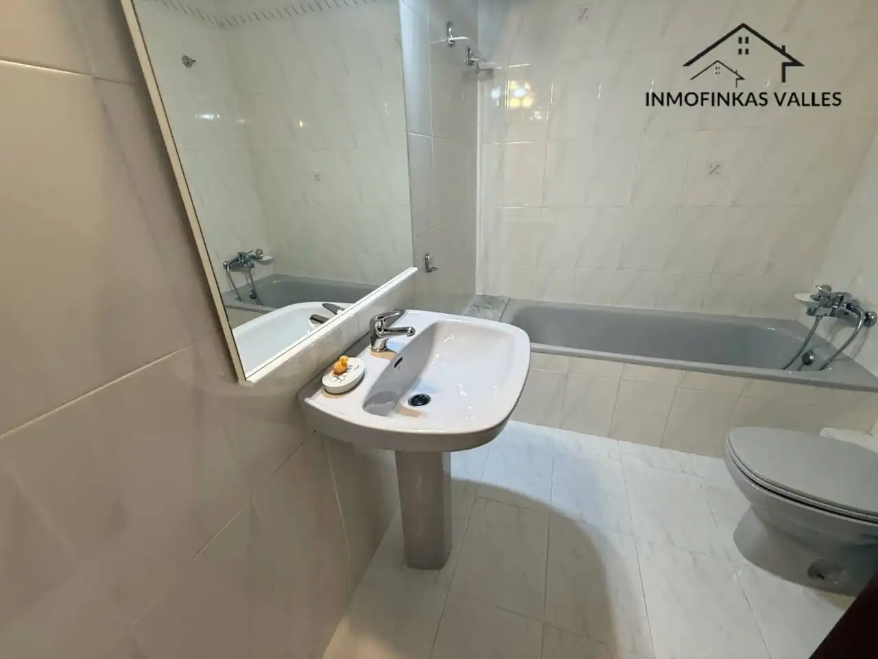 Bathroom of Detached homes for sale in Parets del Vallès  with Air Conditioner, Heating and Private garden