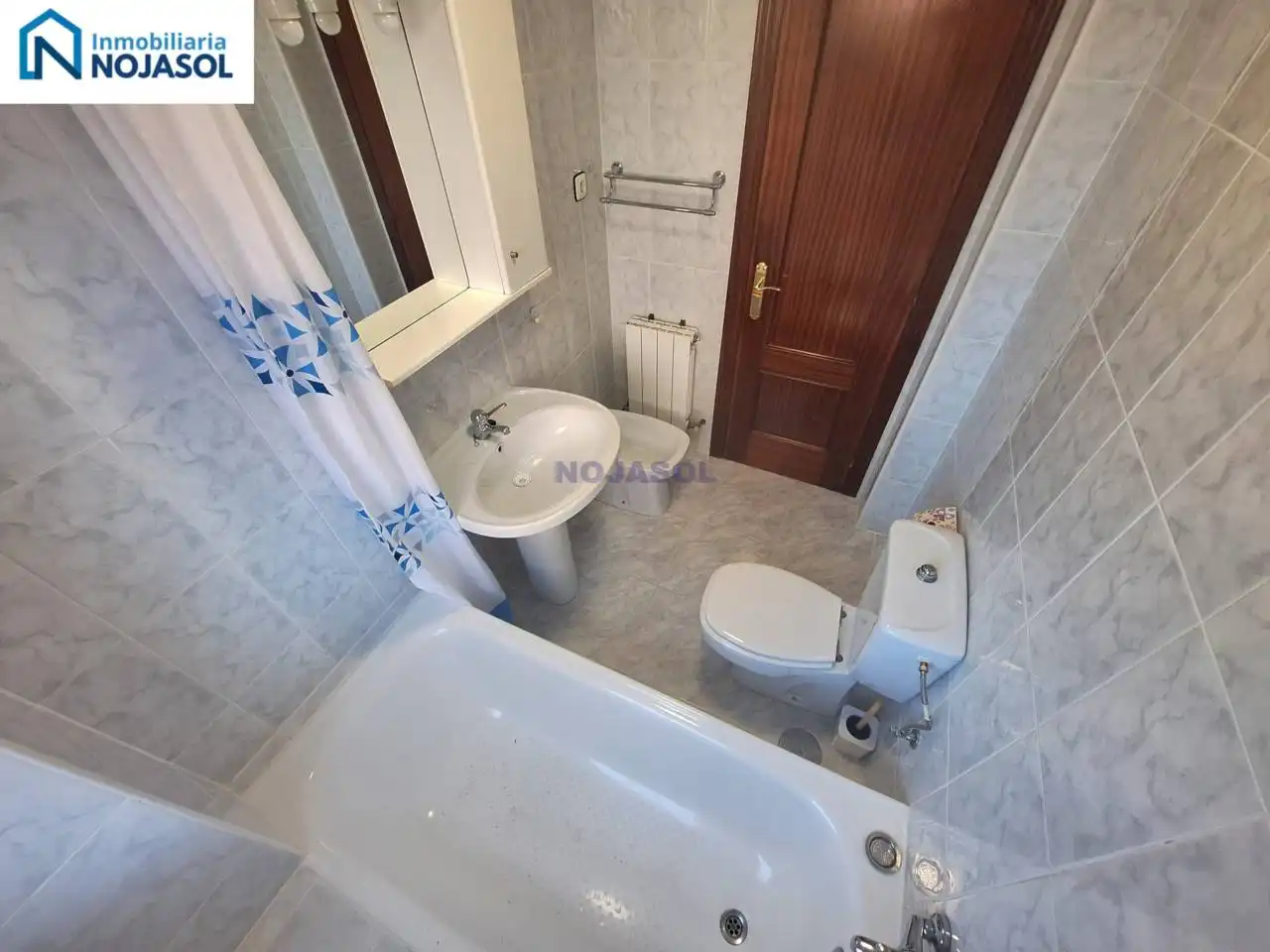 Bany de Apartament de lloguer en Noja amb Calefacció, Jardí privat i Terrassa