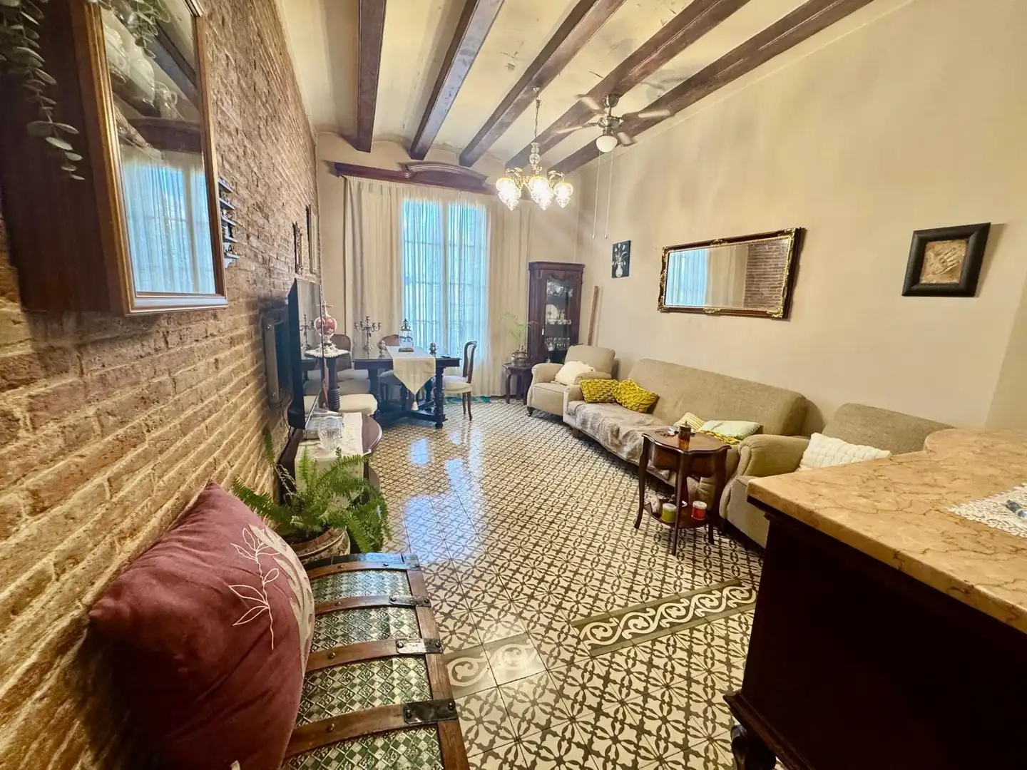 Wohnzimmer von Wohnung zum Verkauf in Barcelona mit Heizung und Balkon