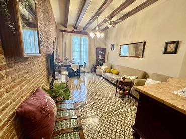 Piso con balcón en venta en Ronda de Sant Pau