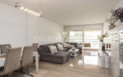 Sala de estar de Apartamento en venta en Sant Just Desvern con Aire acondicionado, Calefacción y Jardín privado