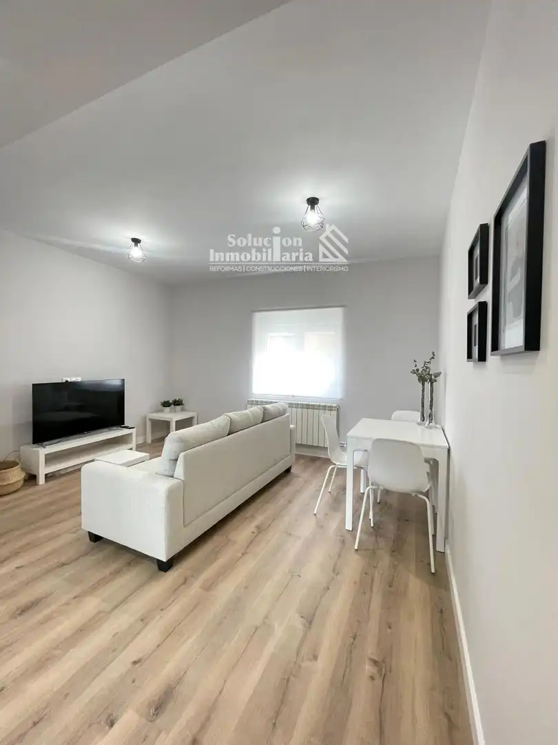 Living room of Flat for rent in Salamanca  with Heating and Furnished