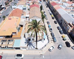 Vista exterior de Casa o xalet en venda en Cartagena amb Aire condicionat, Jardí privat i Terrassa