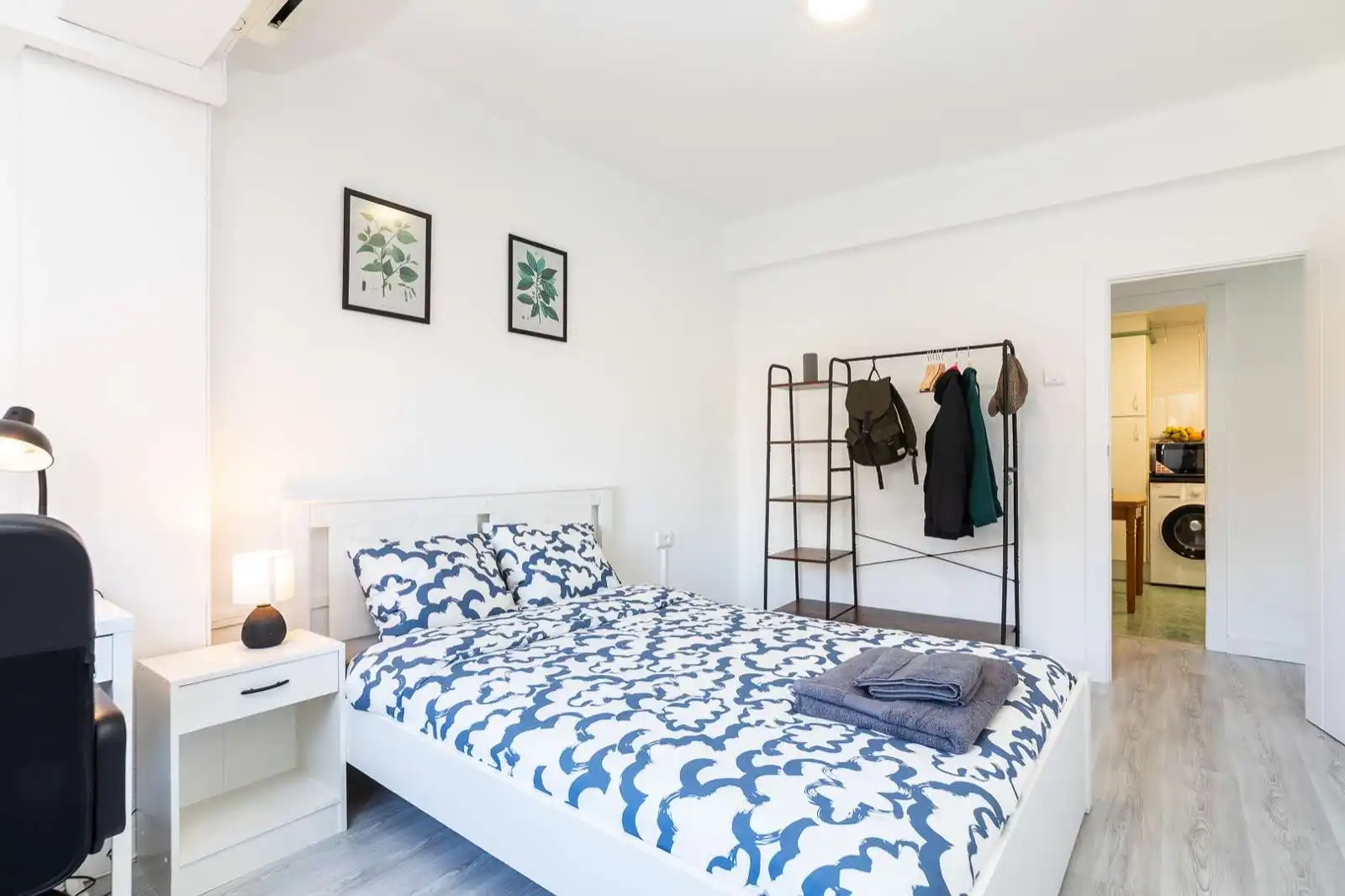Room in Les Tendetes - Avenida Burjassot