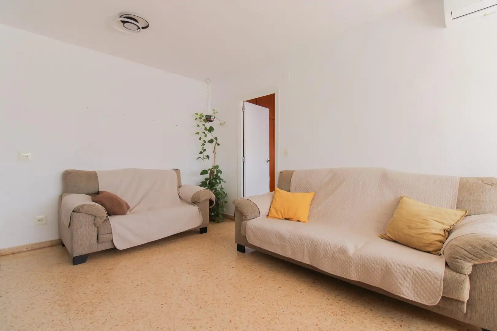 Living room of Flat for sale in La Pobla de Farnals  with Air Conditioner and Balcony